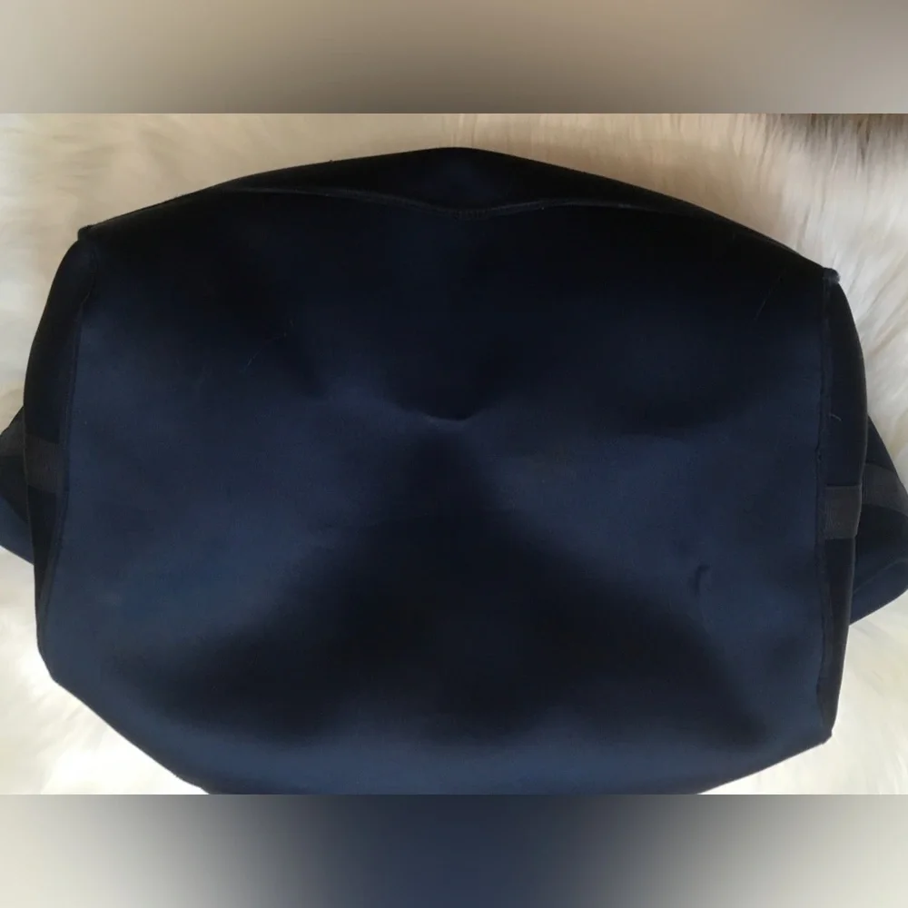 Juicy Couture Navy Blue Tote - Picture 3 of 11